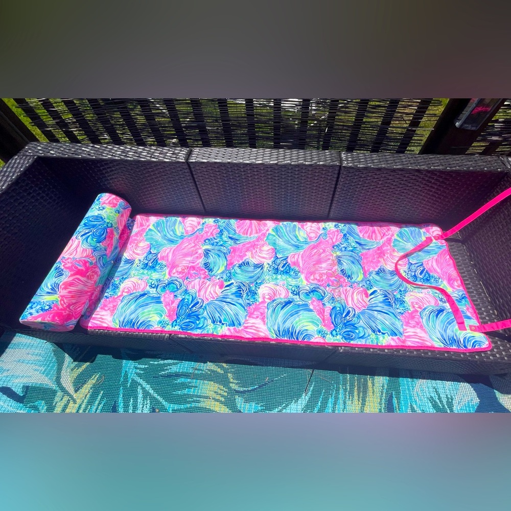 Lilly Pulitzer Beach Mat Splash Into Summer Beach Pool Roll Up Mat Pillow Yoga